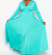 Load image into Gallery viewer, Heavenly Maxi dress w/ pockets
